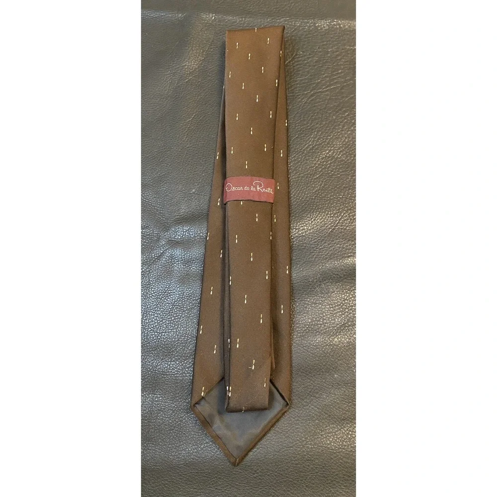 Oscar De La Renta Vintage Men's Tie Brown Dots Polyester Silk Blend